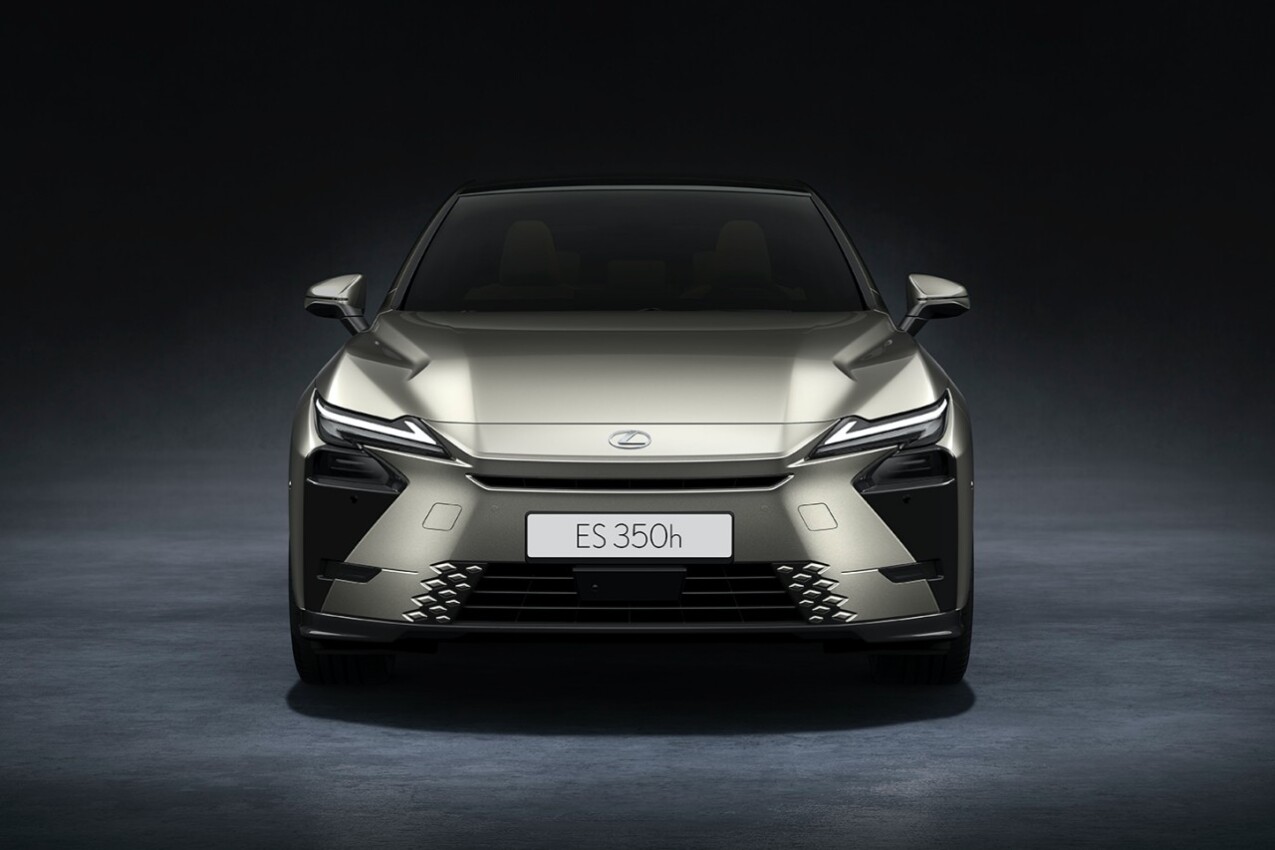 Lexus ES MK8 Front