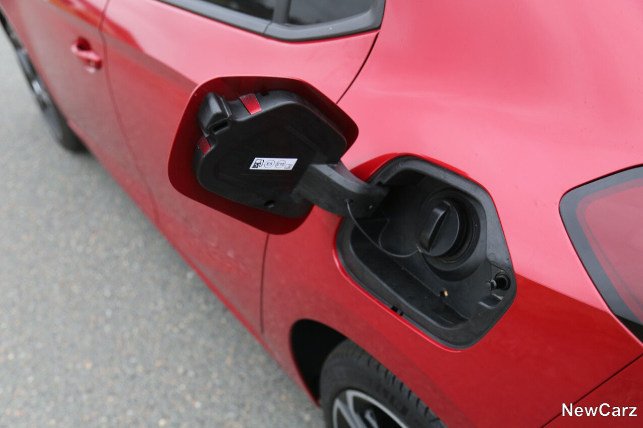 Opel Corsa Hybrid Tankdeckel