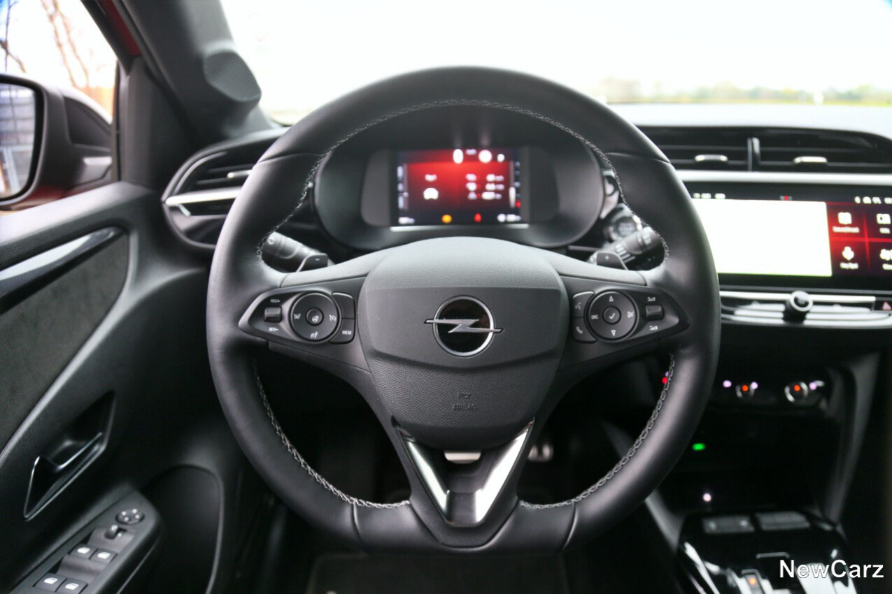 Opel Corsa Hybrid Lenkrad