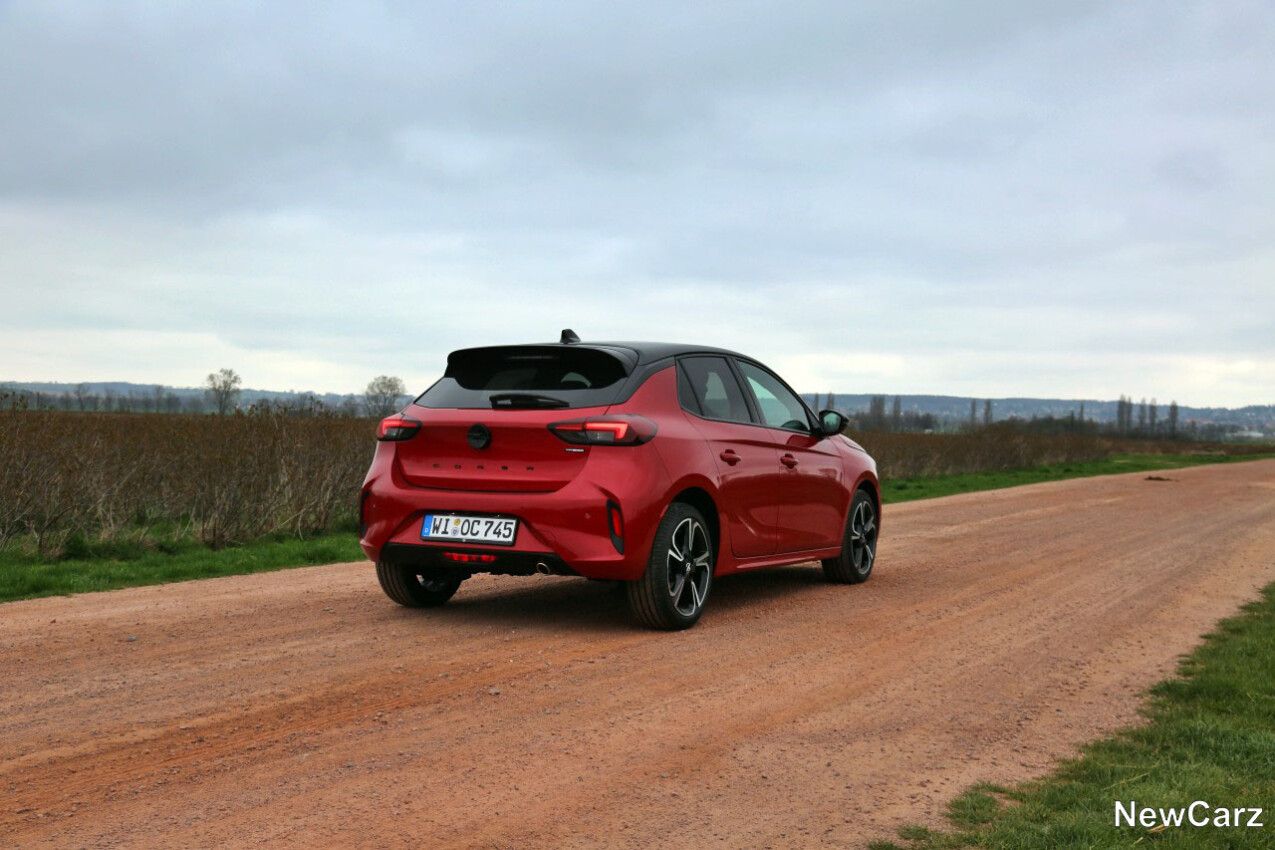 Opel Corsa Hybrid schräg hinten rechts