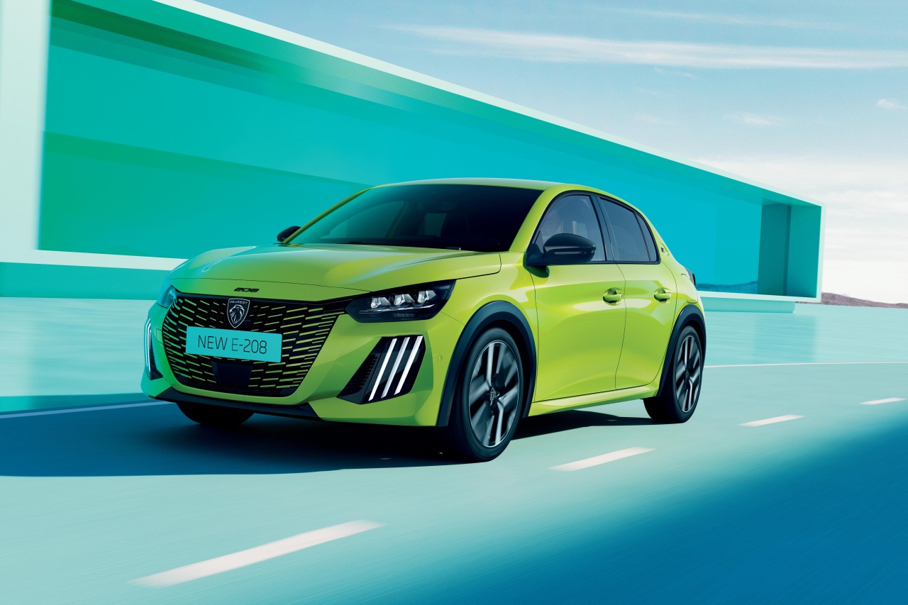 PEUGEOT E-208