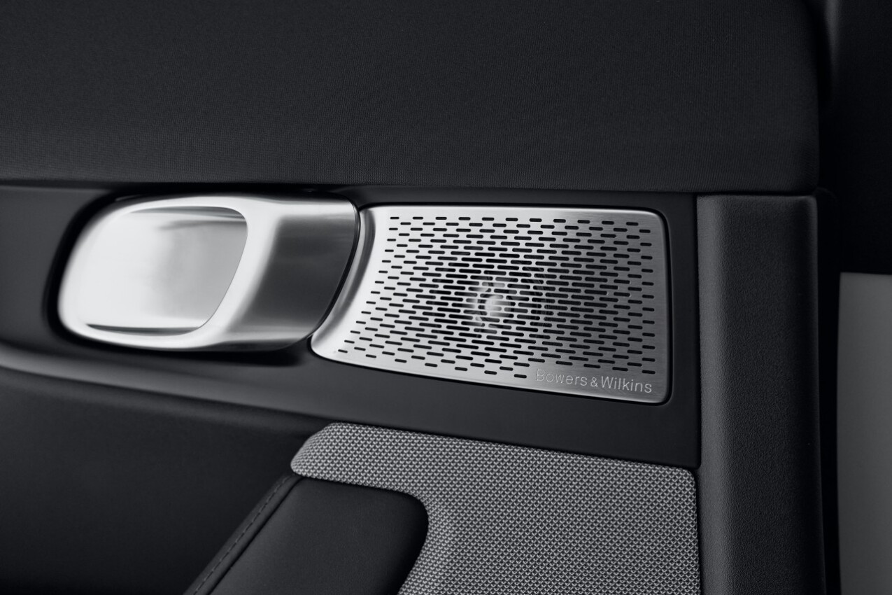 Polestar 2 Modellpflege B&W