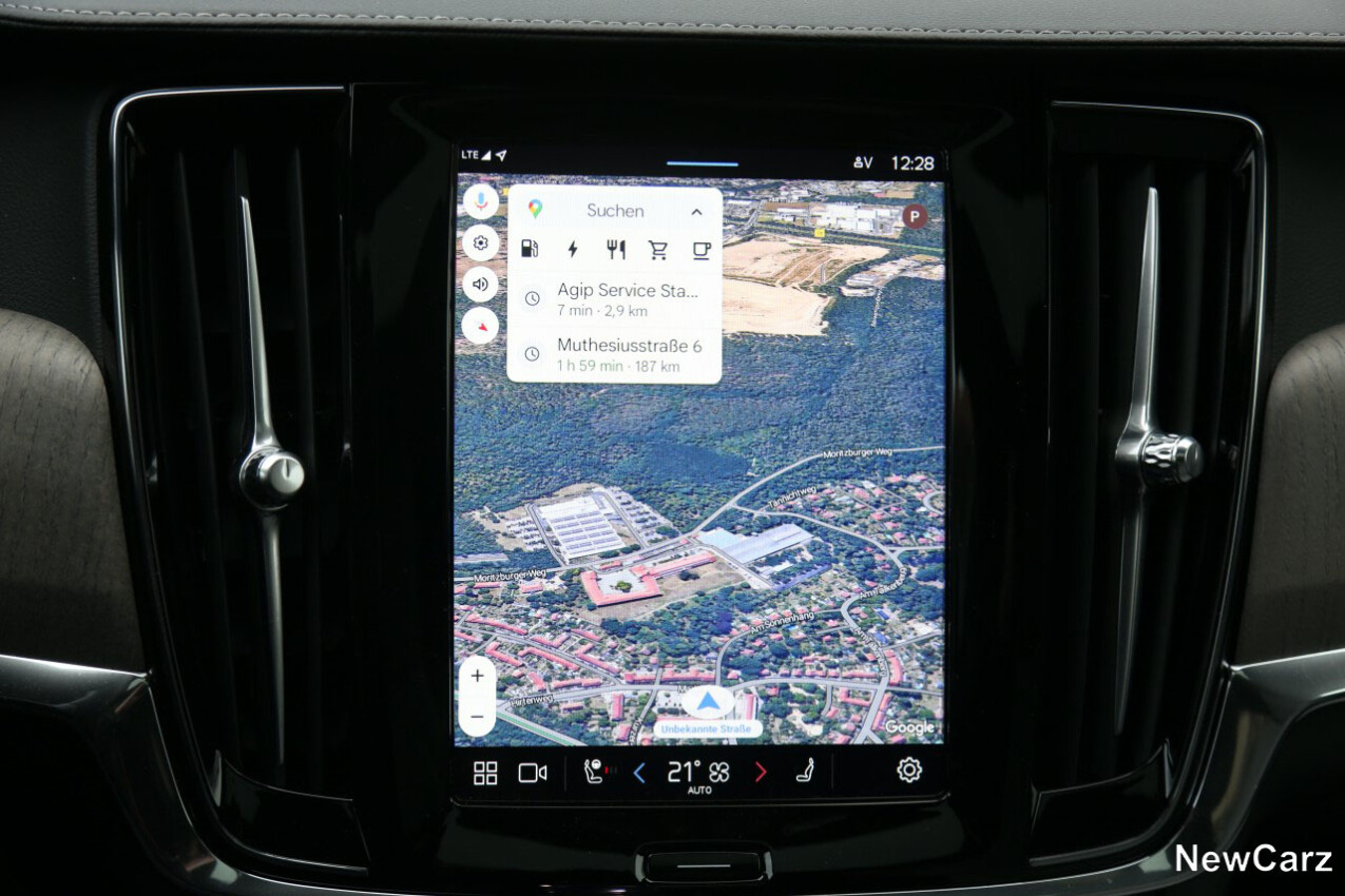 Volvo S90 T8 Recharge Zentralbildschirm