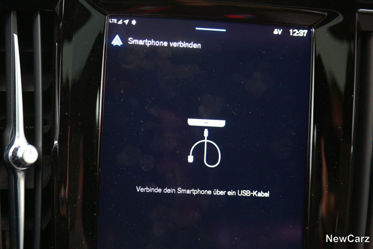 Volvo S90 T8 Recharge Android Auto