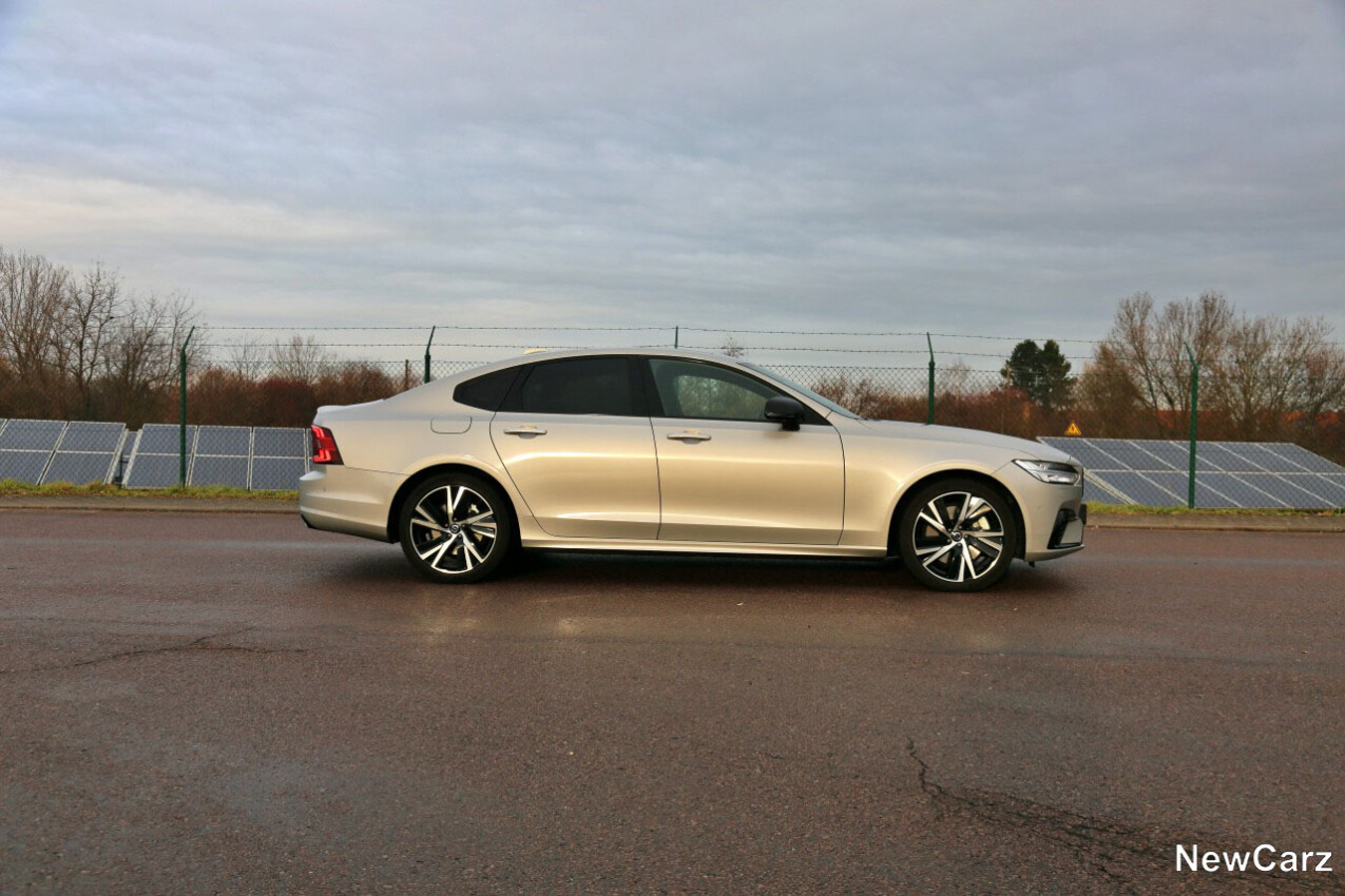 Volvo S90 T8 Recharge Seite rechts