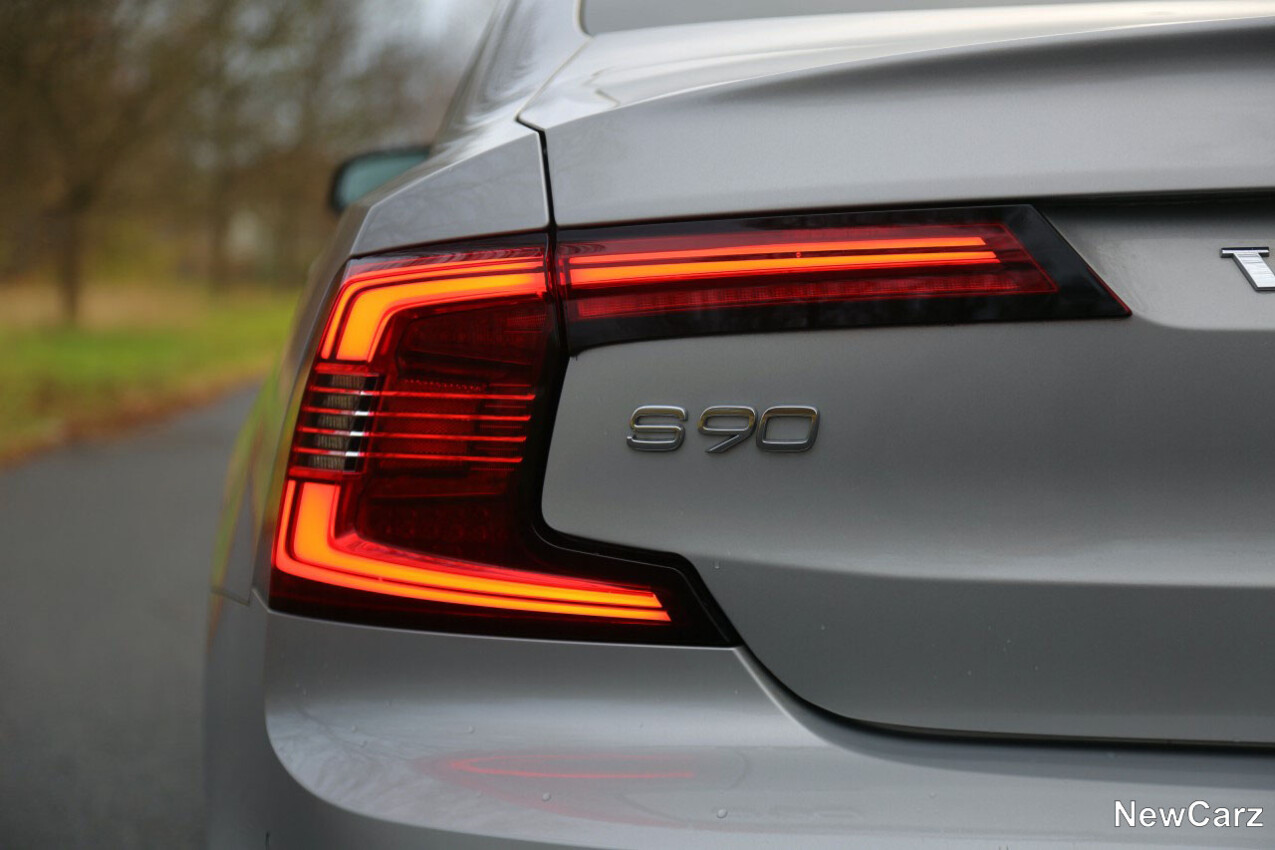 Volvo S90 T8 Recharge Rücklicht