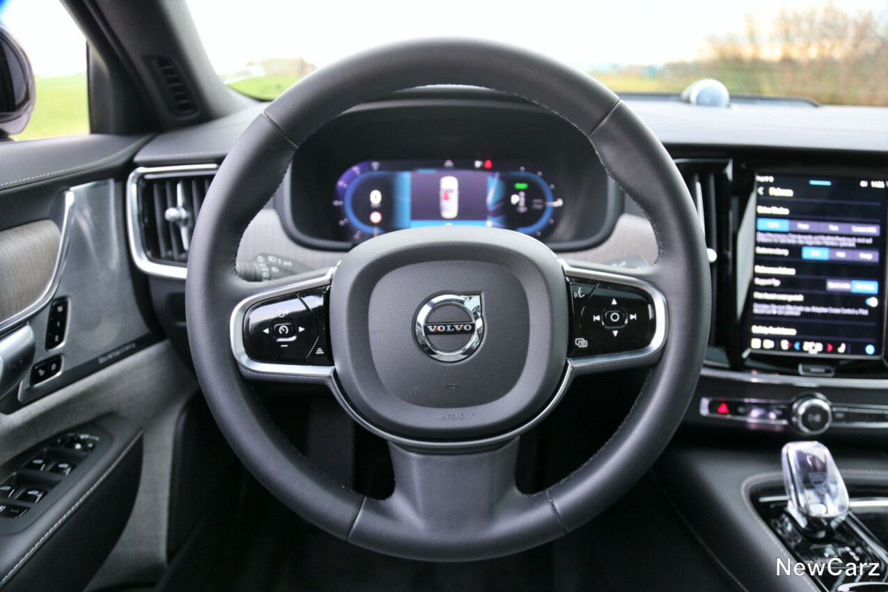 Volvo S90 T8 Recharge Lenkrad