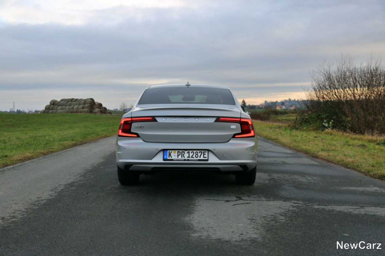 Volvo S90 T8 Recharge hinten