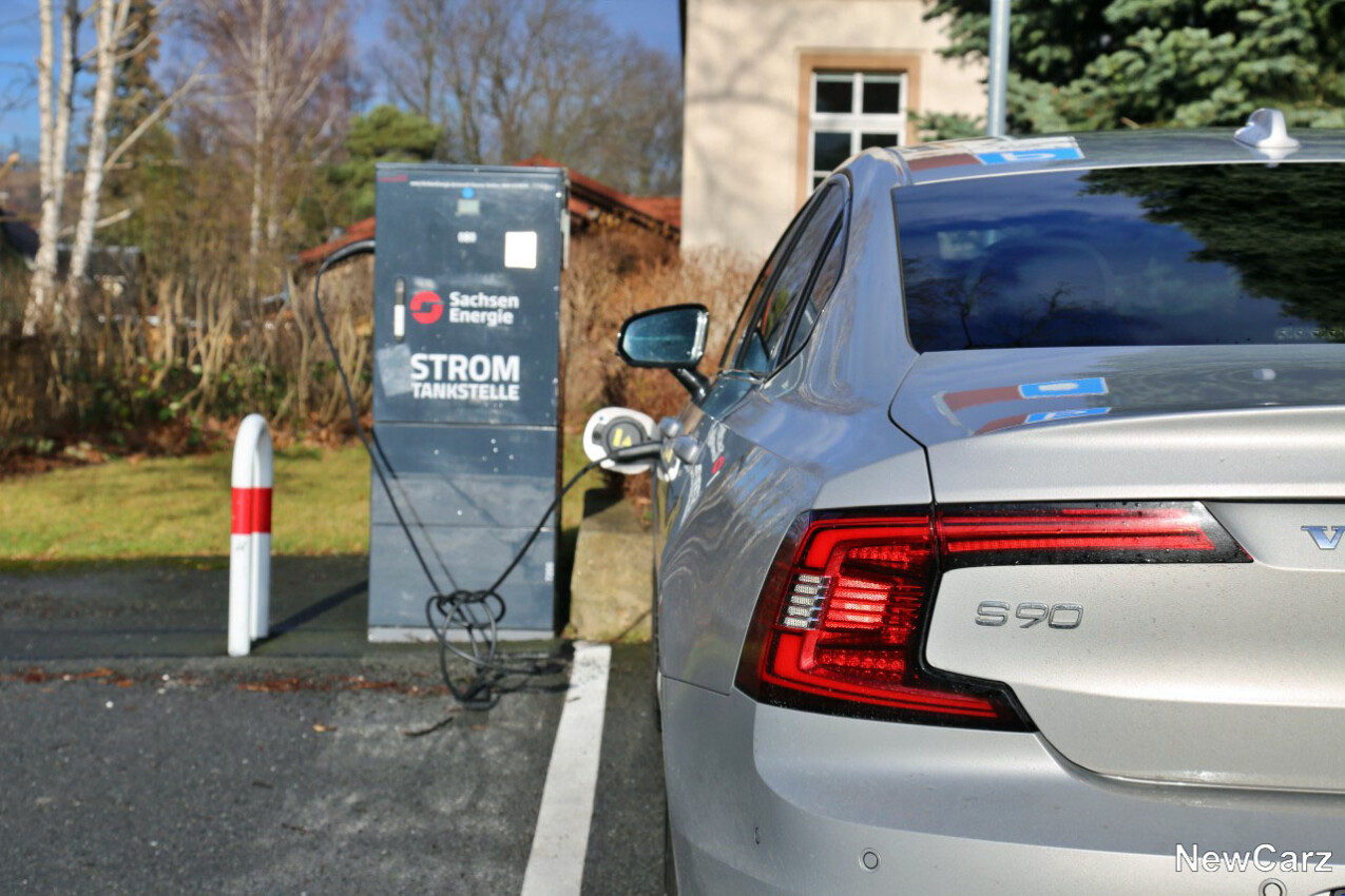 Volvo S90 T8 Recharge Aufladen