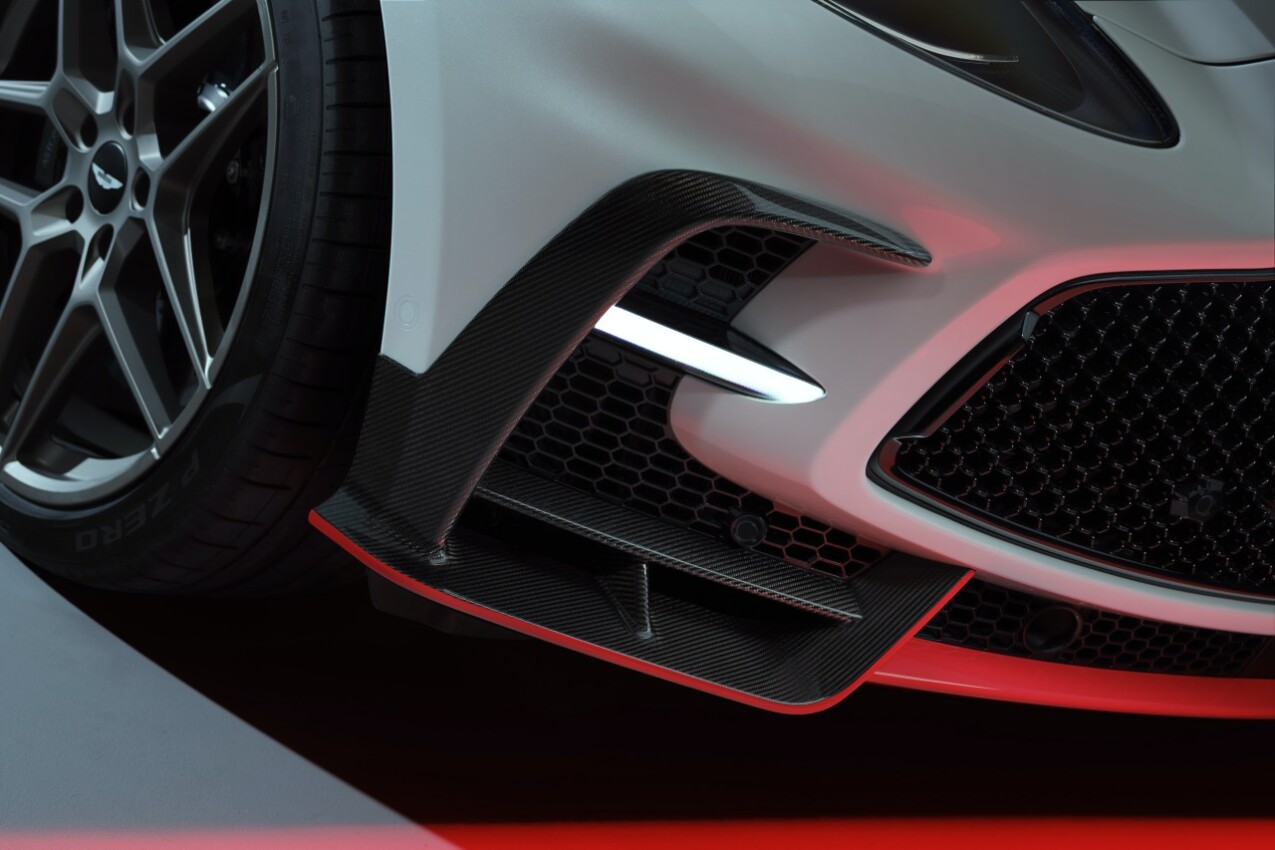 Aston Martin DBX S Frontgrill