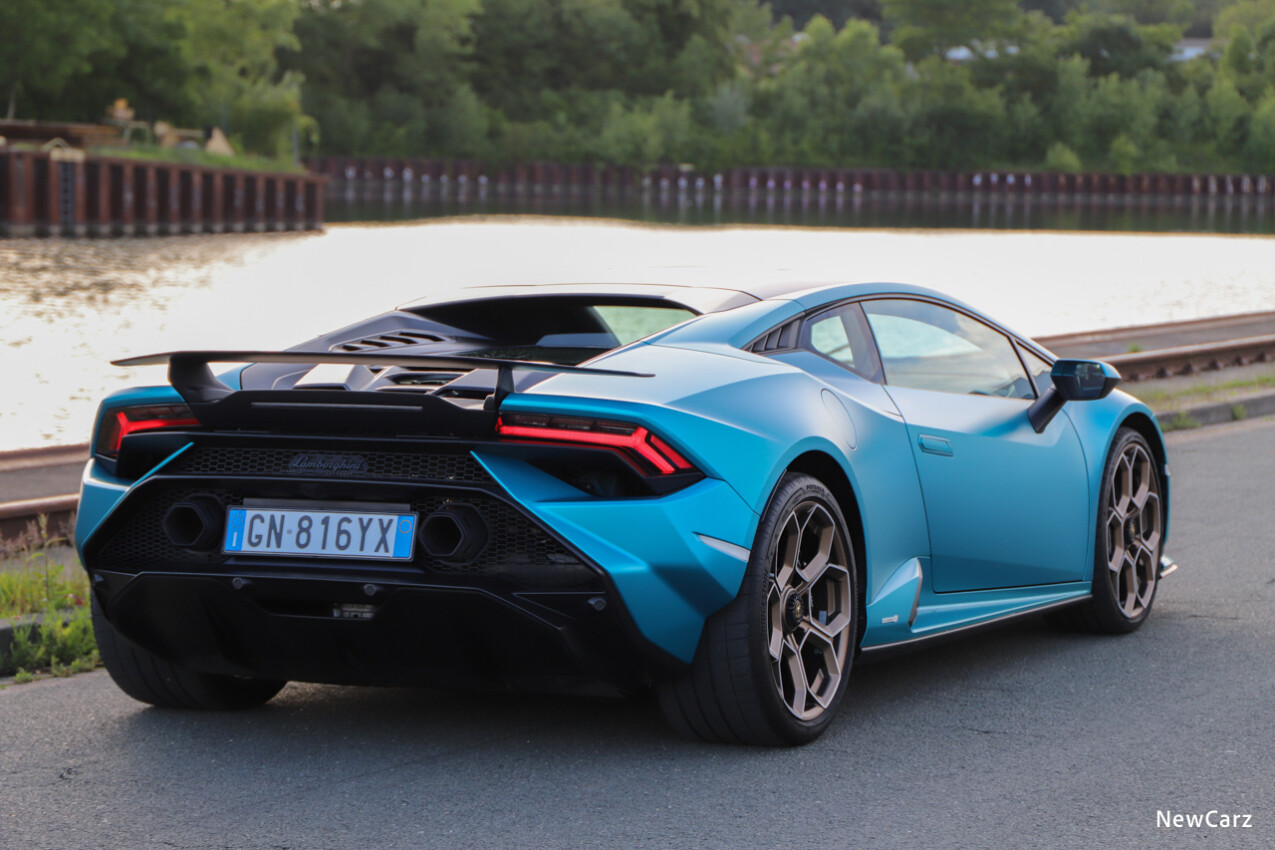 Lamborghini Huracán Tecnica schräg hinten rechts