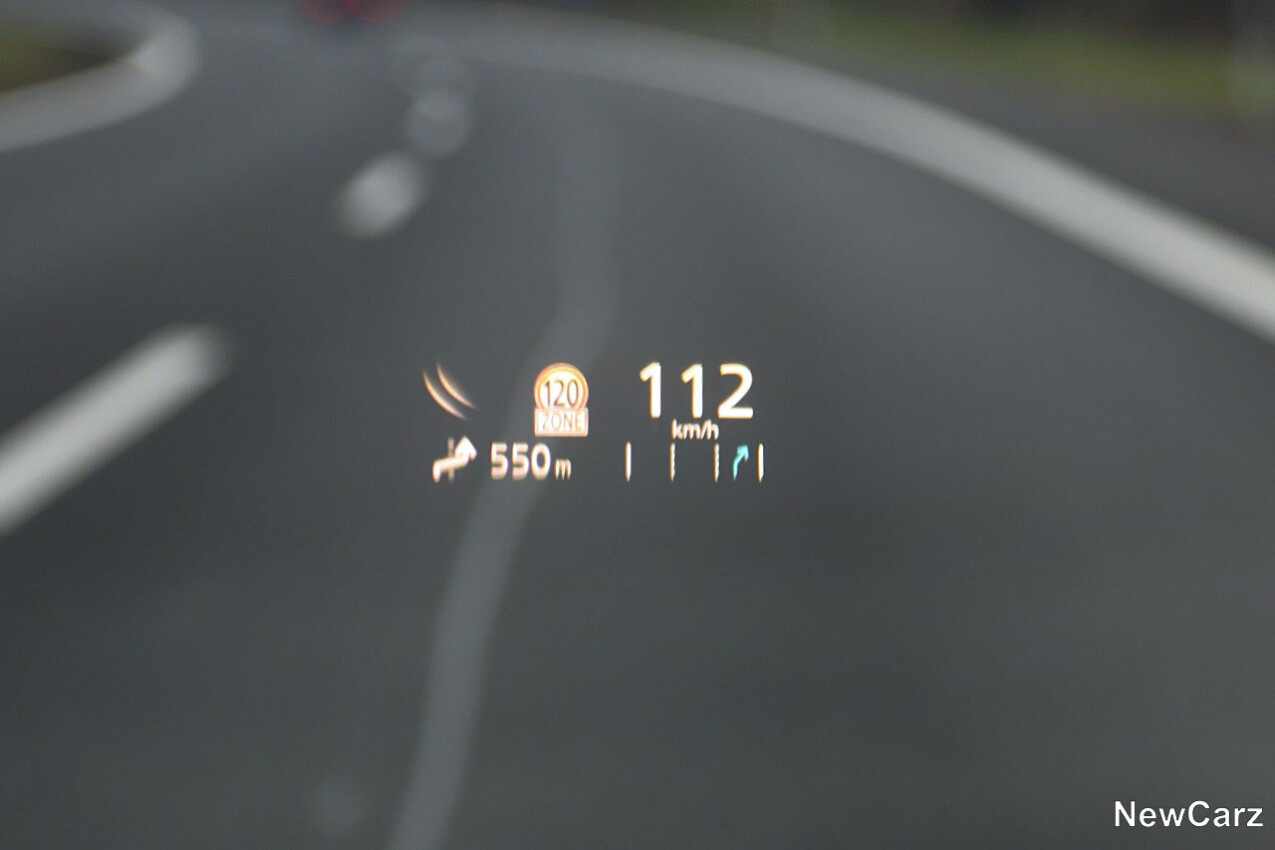 Mazda CX-30 G140 HUD