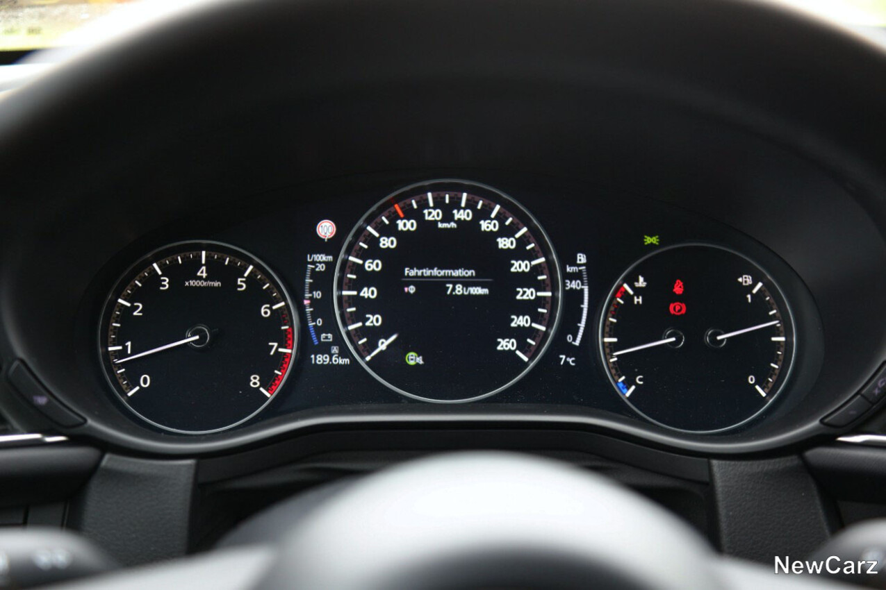 Mazda CX-30 G140 Cockpit