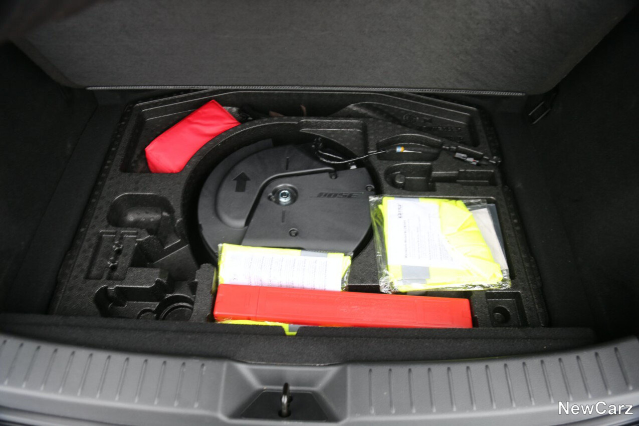 Mazda CX-30 G140 Woofer