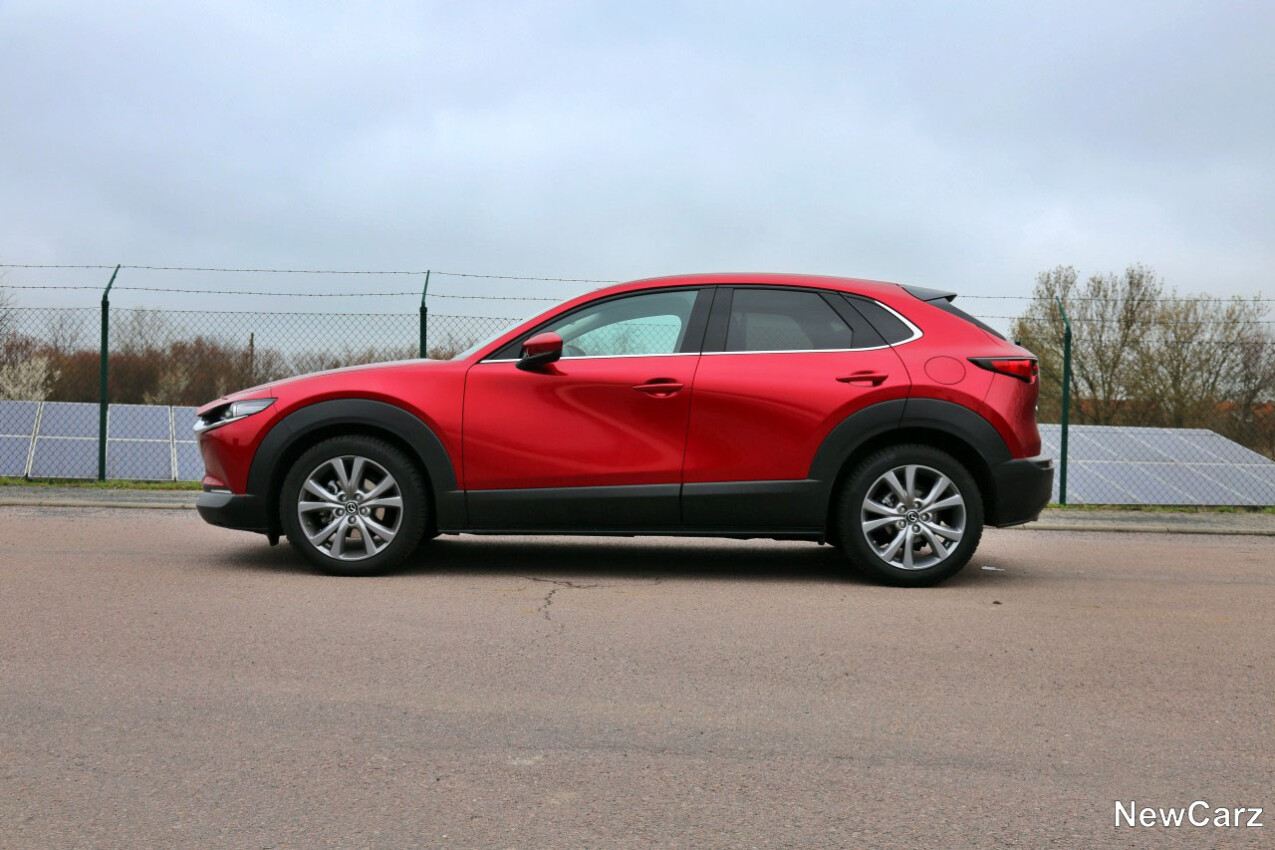 Mazda CX-30 G140 Seitlich