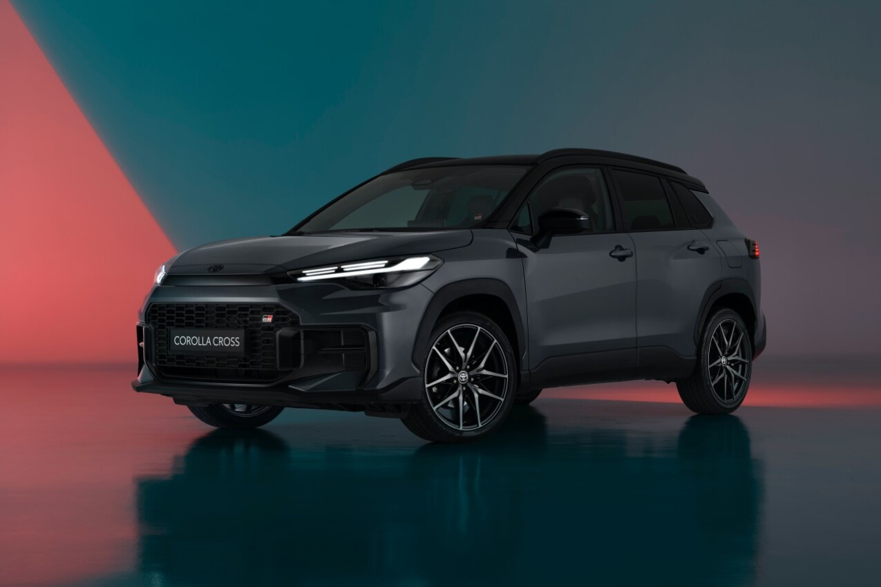 Toyota Corolla Cross GR Sport schräg vorn