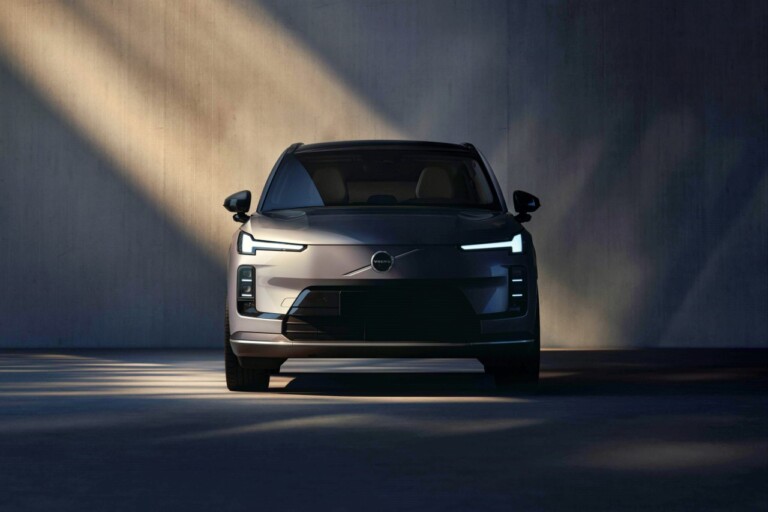 Volvo XC70 Teaser