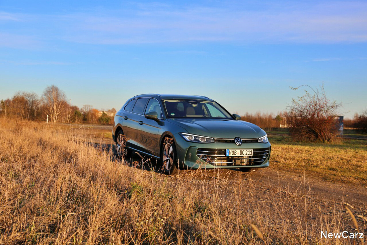 VW Passat Variant B9 schräg vorne rechts
