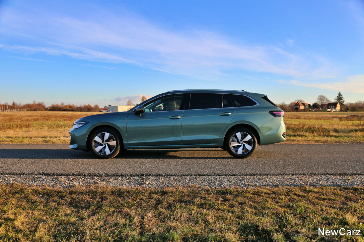 VW Passat Variant B9 Seite links