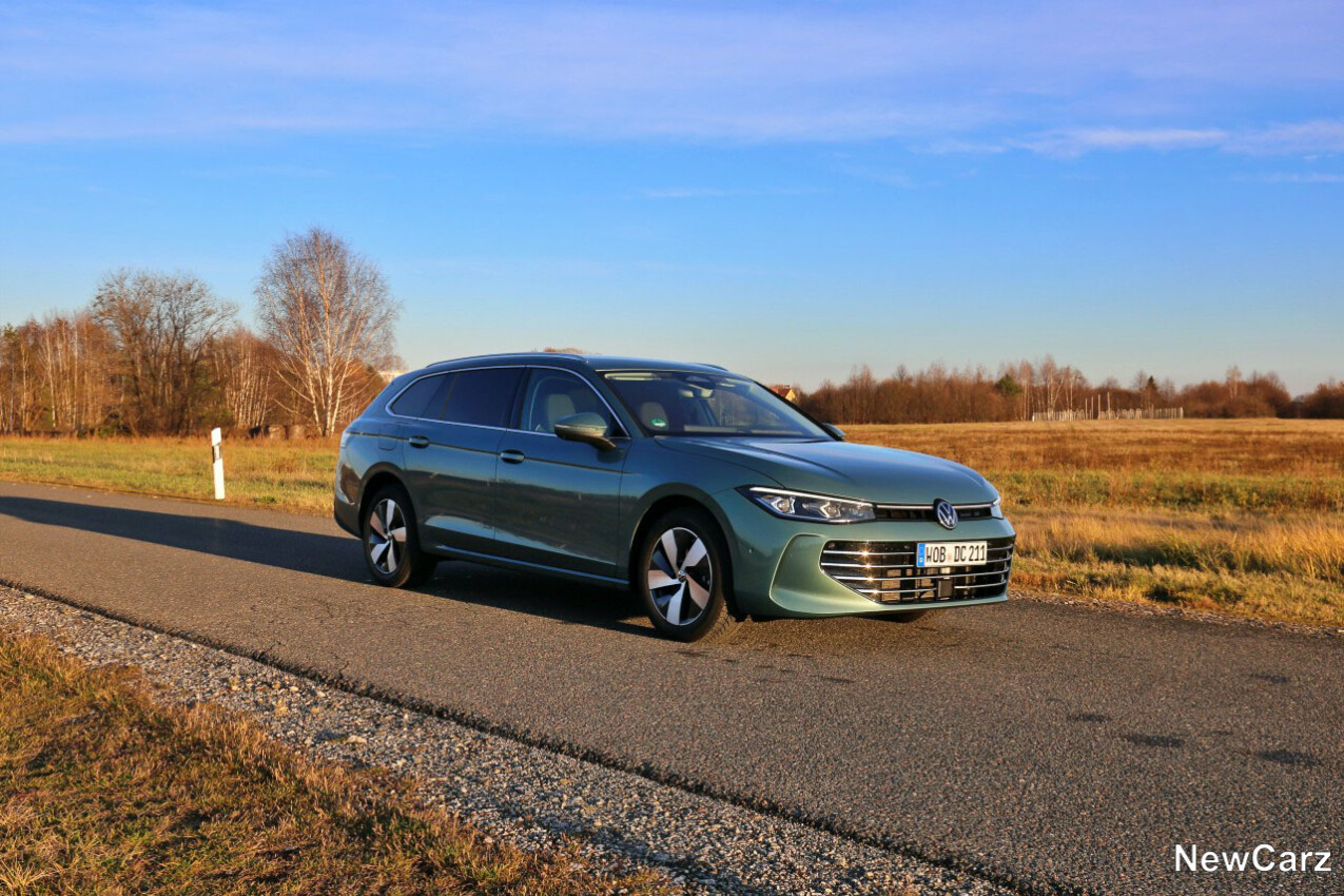 VW Passat Variant B9 schräg seitlich vorn
