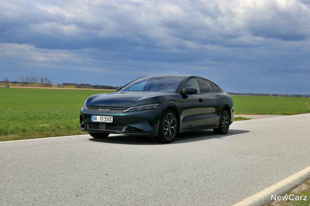 BYD Han vorne schräg links