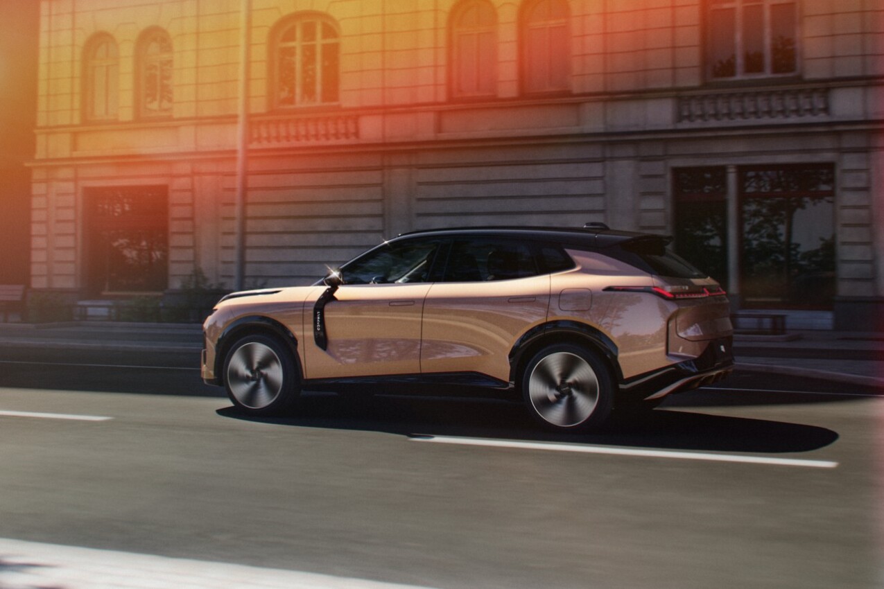 Lynk & Co 08 onroad