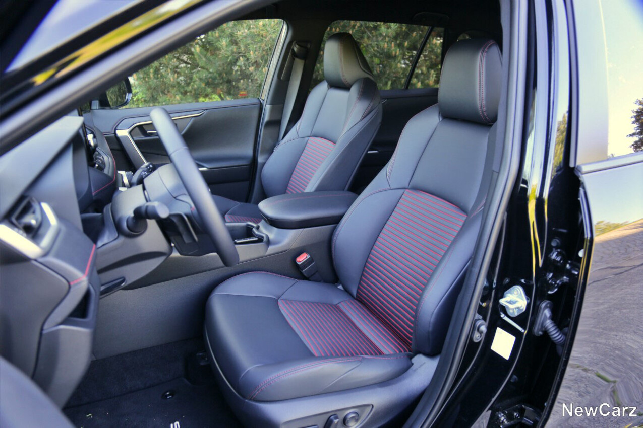 Suzuki Across Facelift Vordersitze