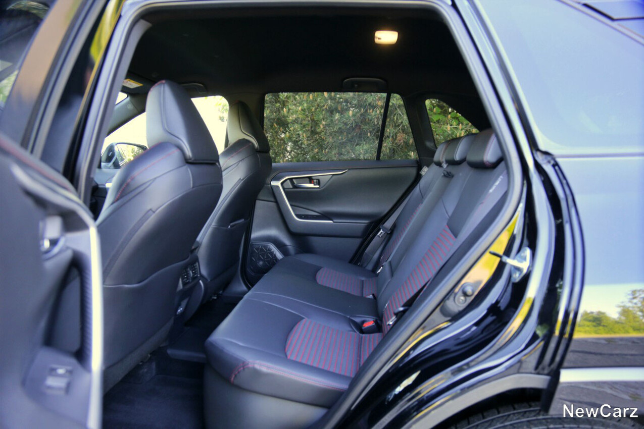 Suzuki Across Facelift Fond
