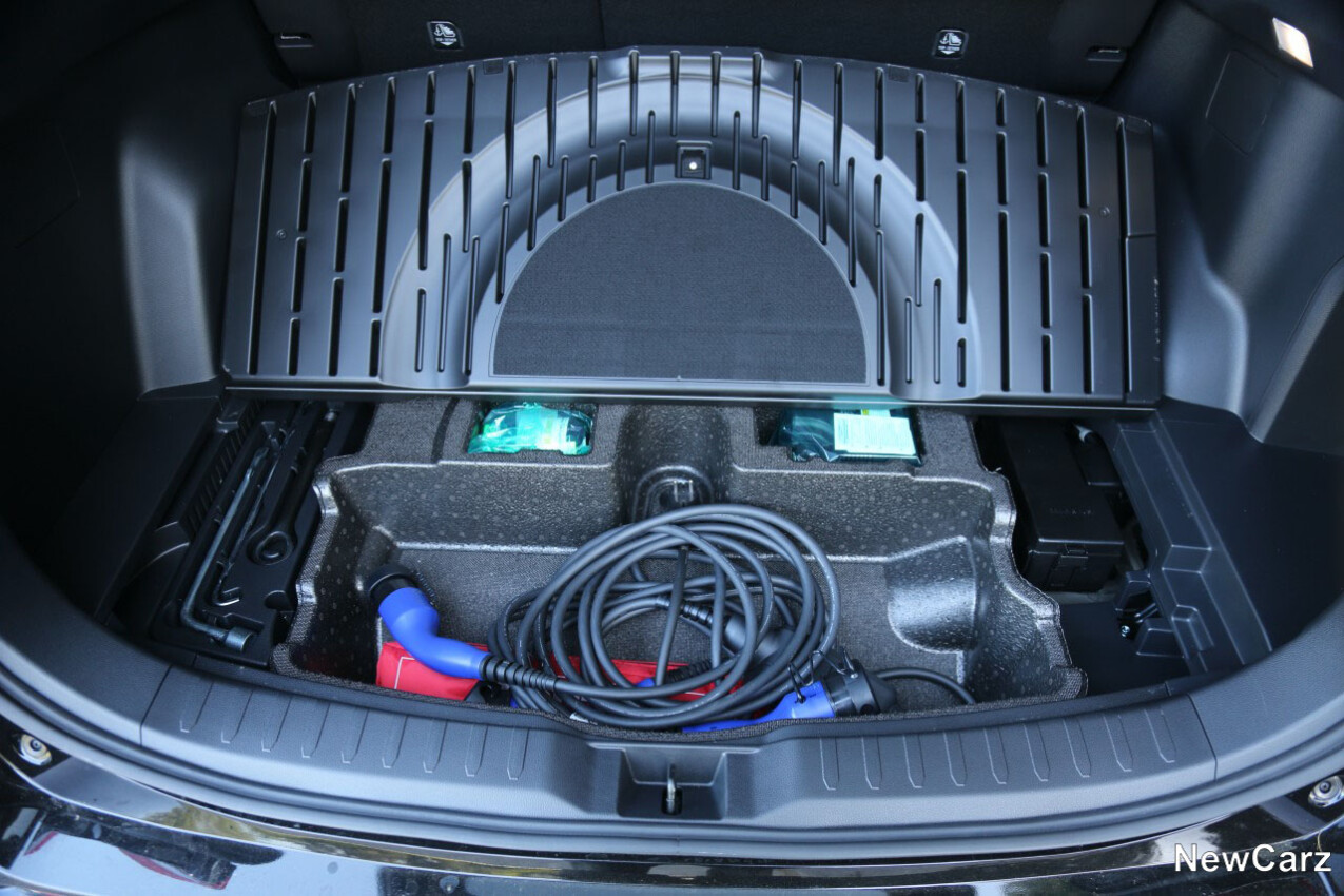 Suzuki Across Facelift Ladekabel verstaut