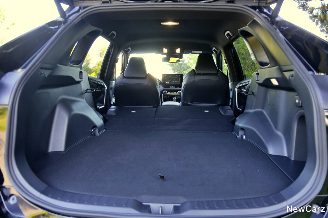 Suzuki Across Facelift Kofferraum groß