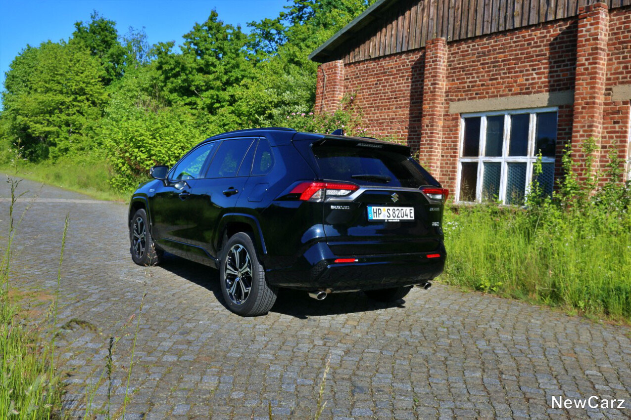 Suzuki Across Facelift schräg hinten