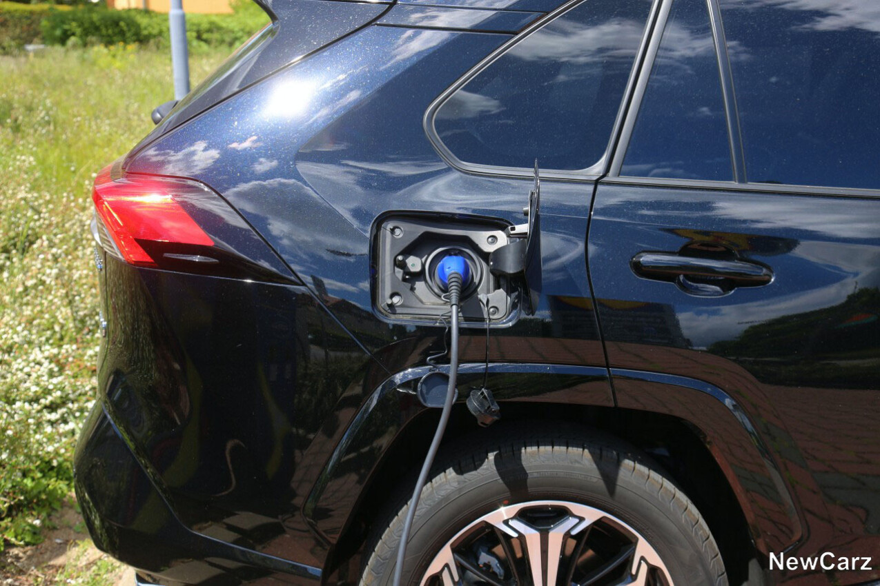 Suzuki Across Facelift Laden