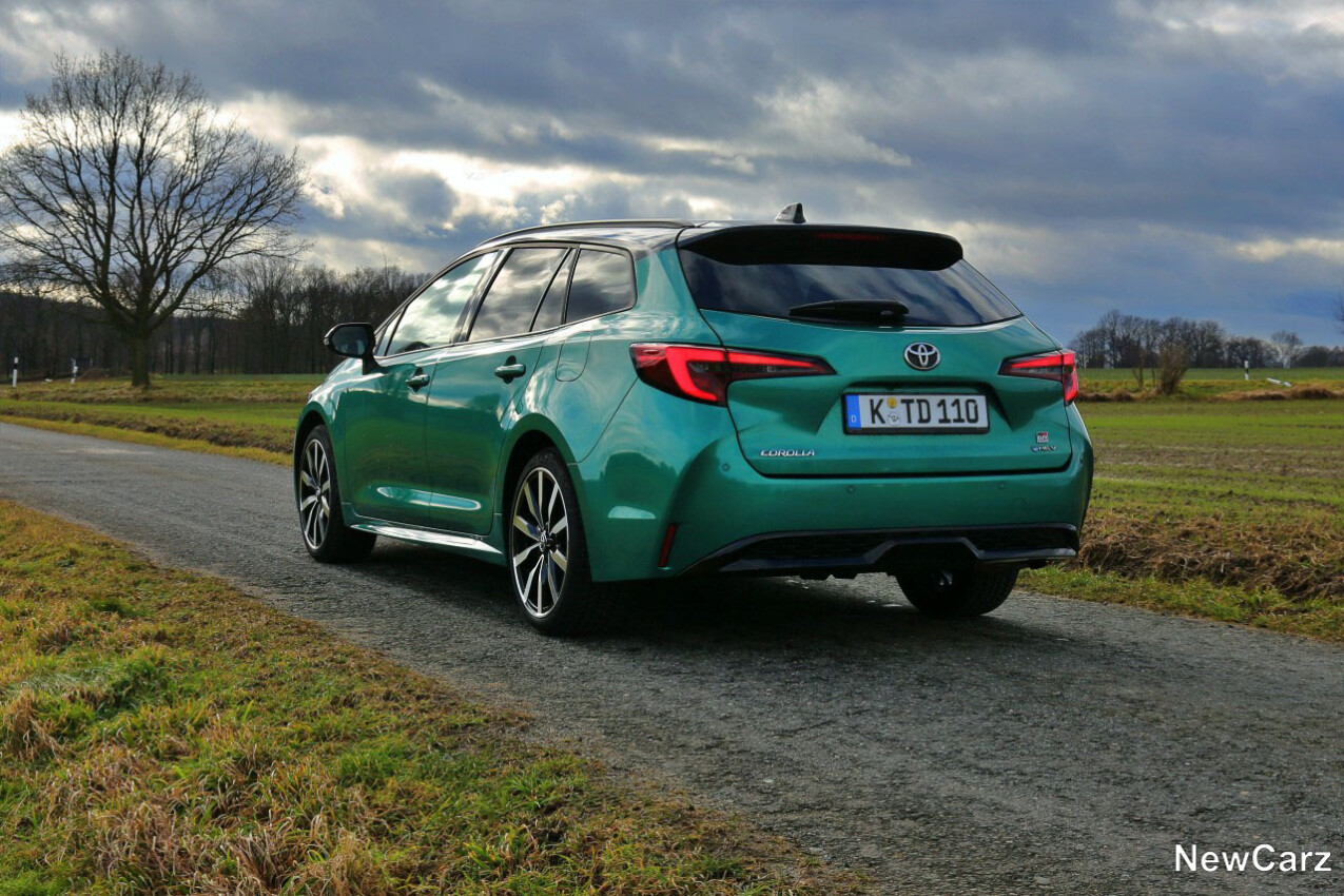 Toyota Corolla Touring Sports Facelift schräg hinten links
