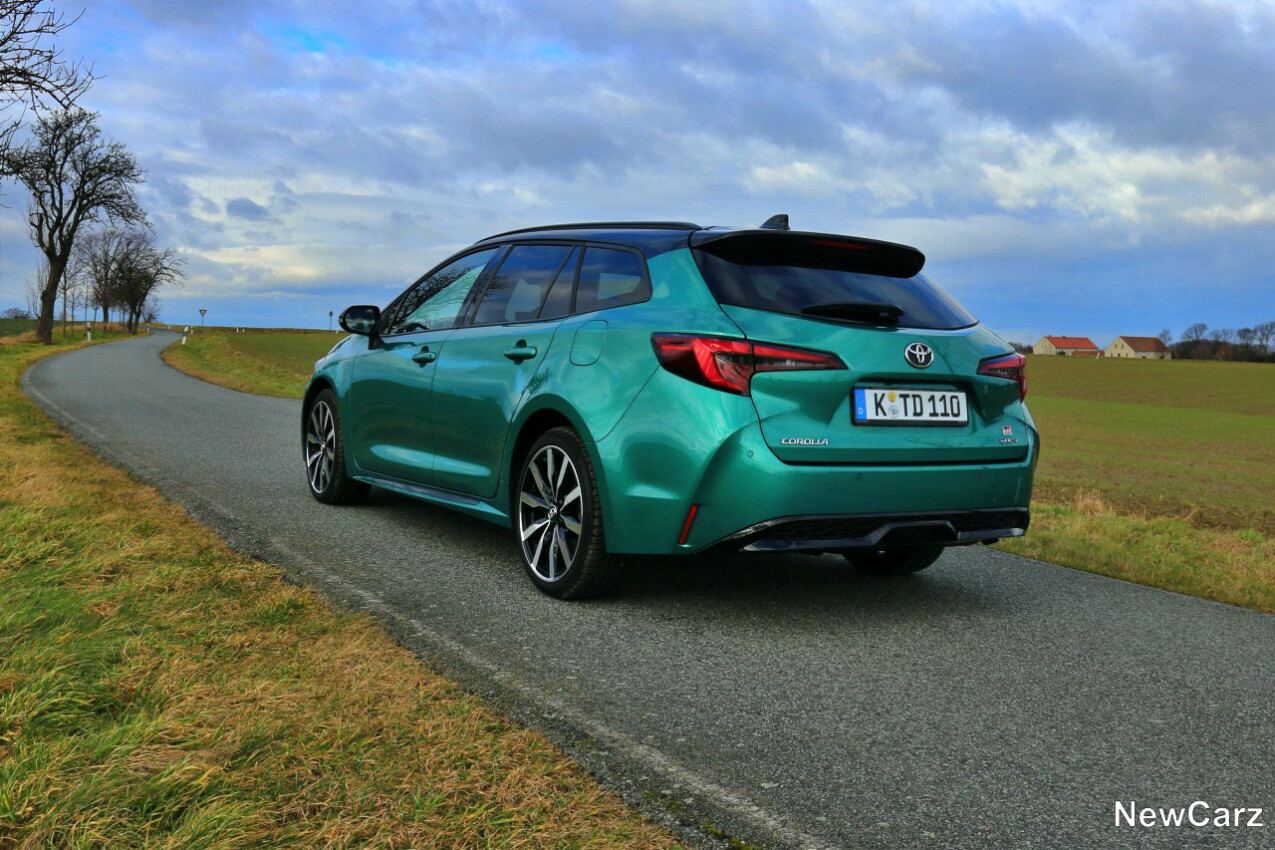 Toyota Corolla Touring Sports Facelift schräg hinten links