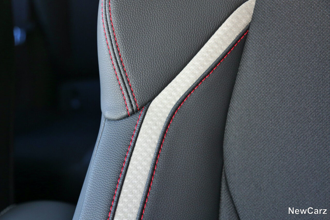 Toyota Corolla Touring Sports Facelift Kontrastnähte