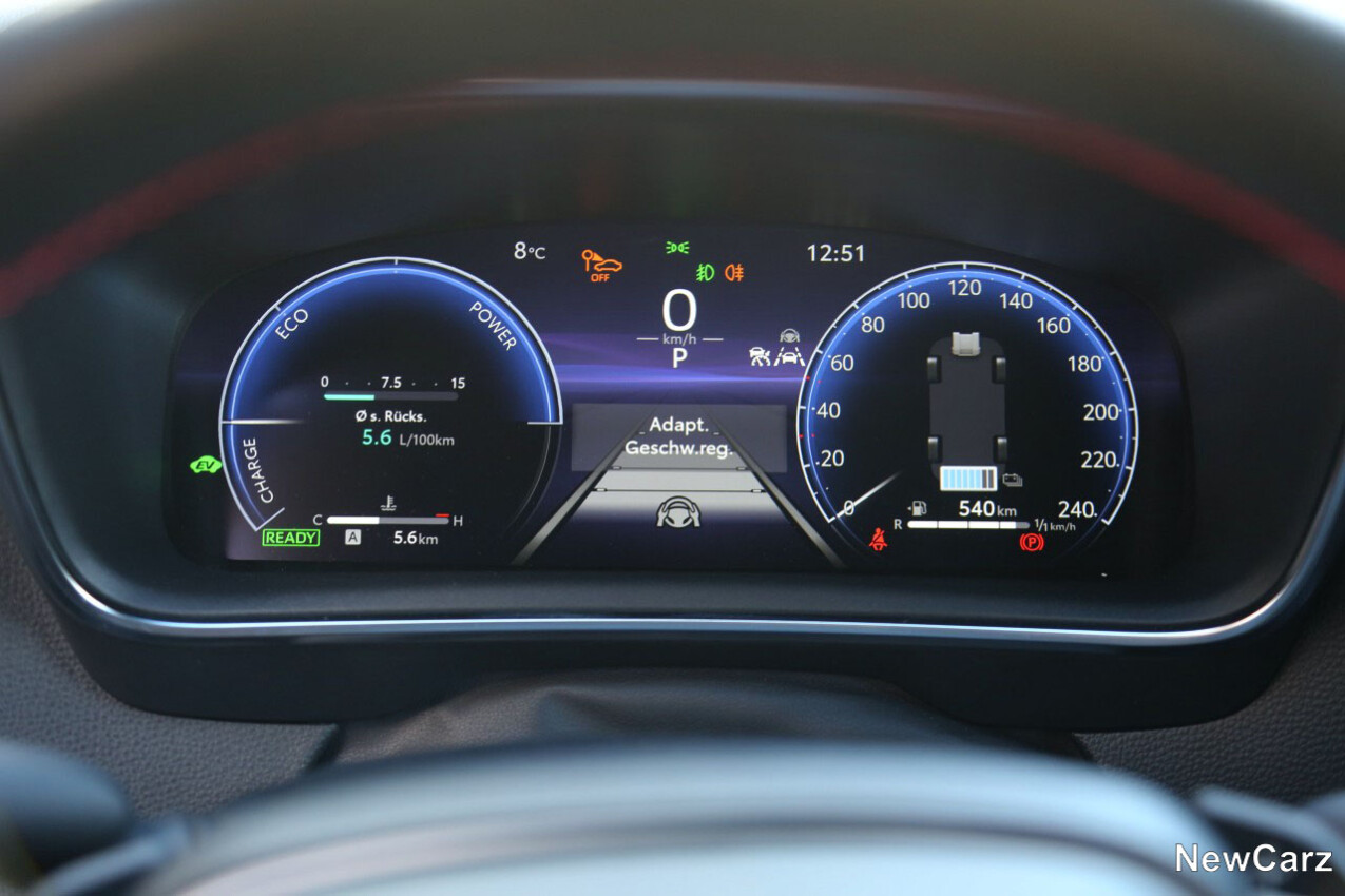 Toyota Corolla Touring Sports Facelift Cockpit