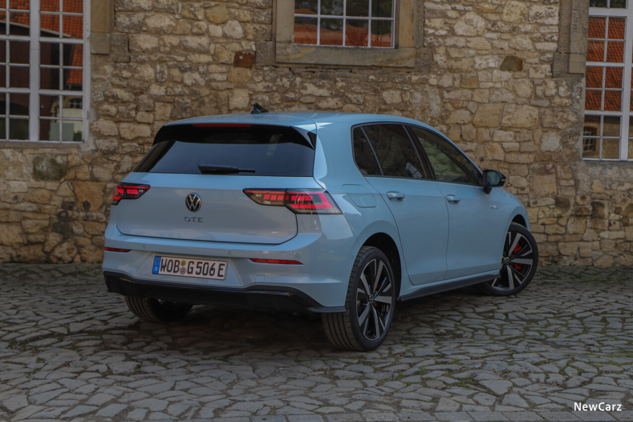 VW Golf 8 Facelift GTE schräg hinten