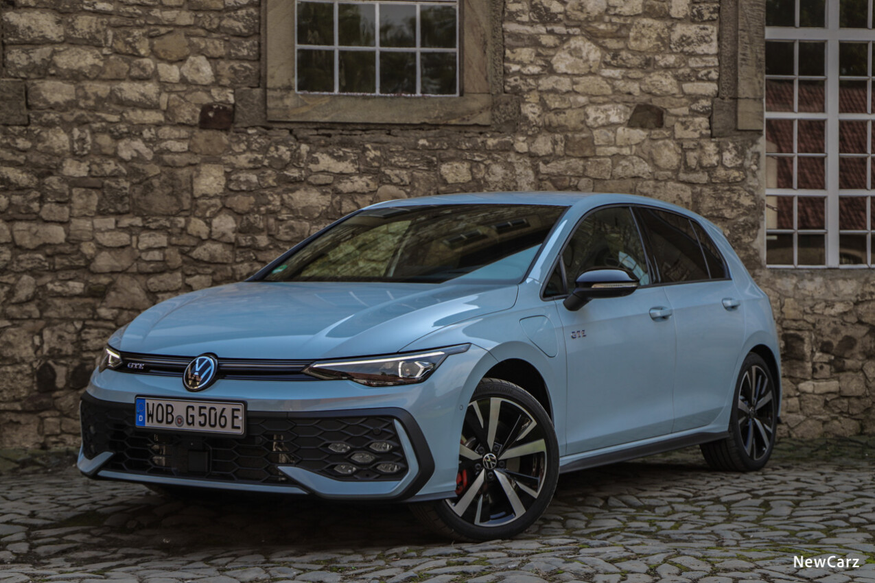 VW Golf 8 Facelift GTE schräg vorn