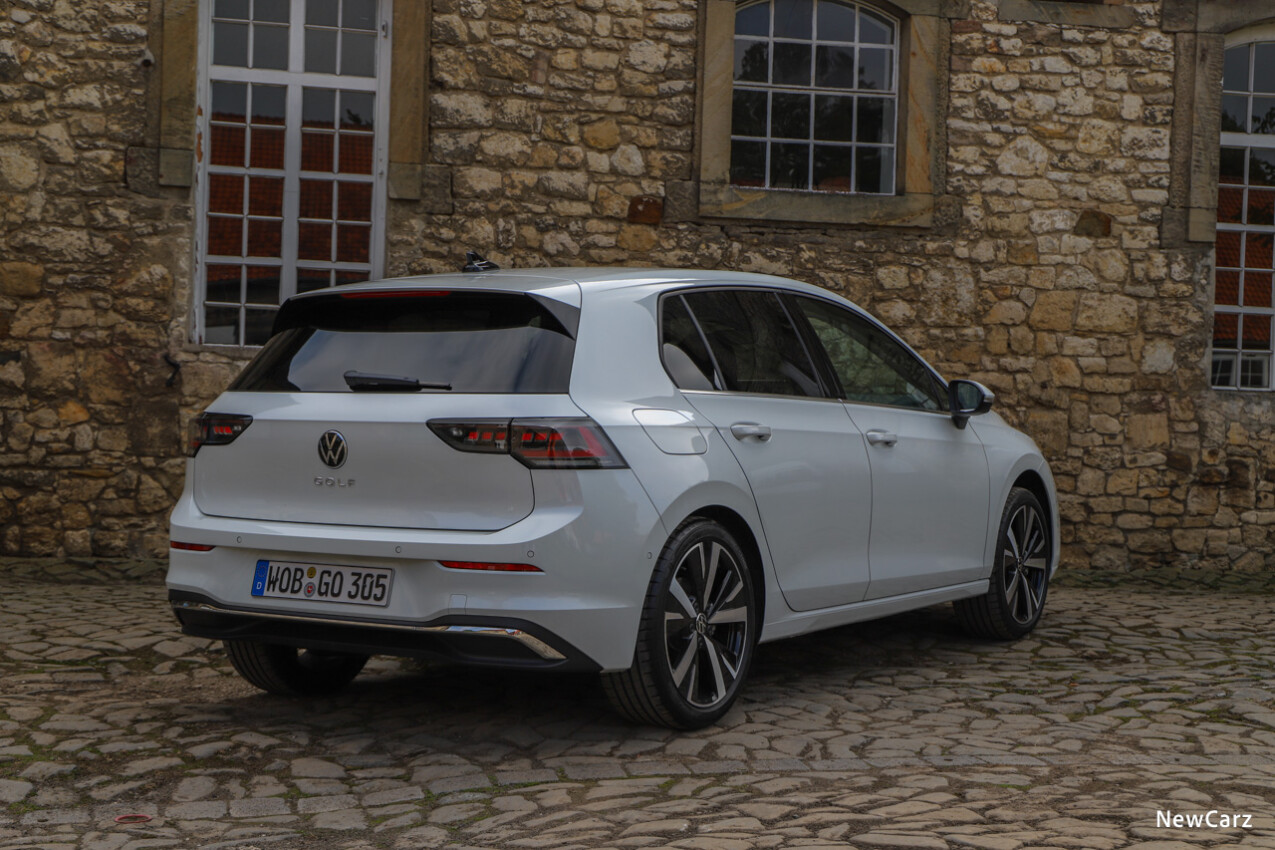 VW Golf 8 Facelift schräg hinten
