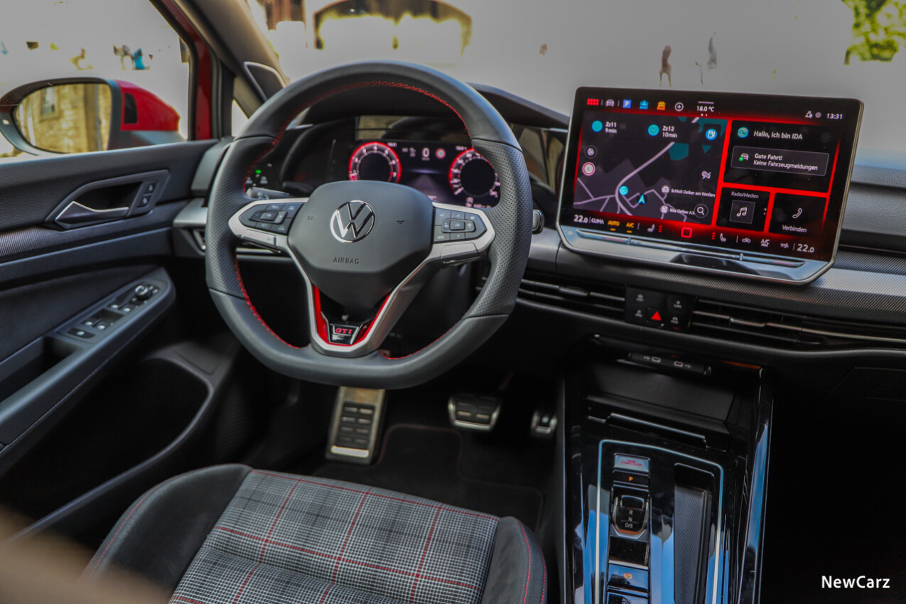 VW Golf 8 Facelift GTI innen