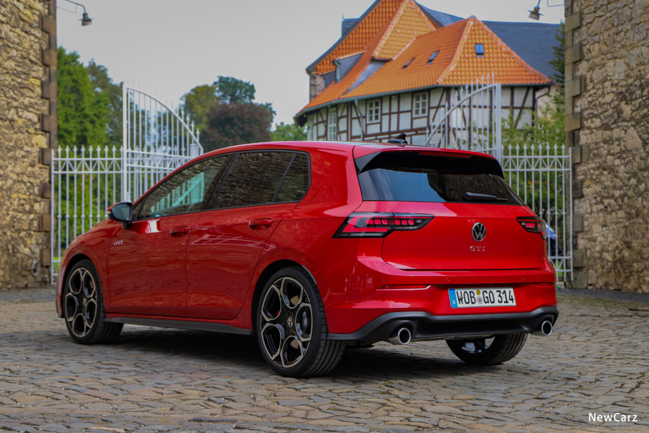 VW Golf 8 Facelift GTI schräg hinten