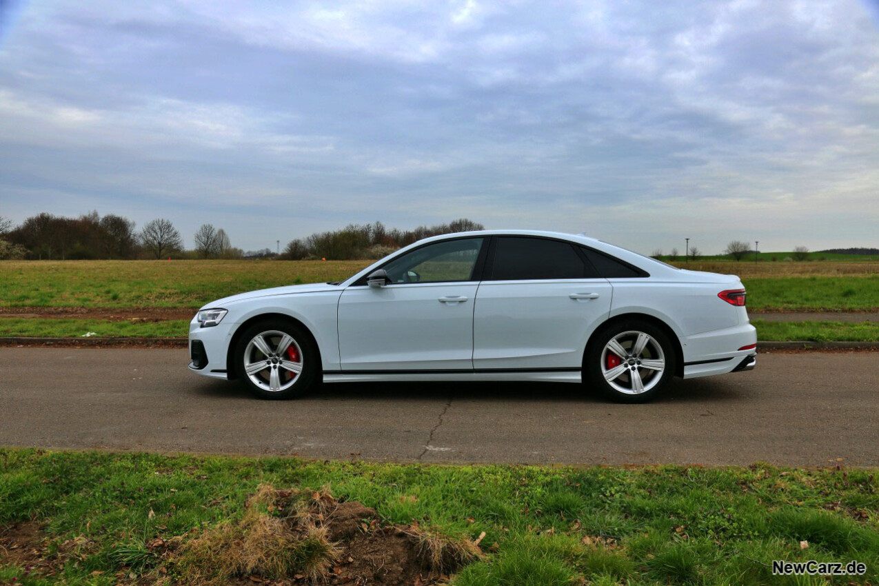 Audi S8 quattro Seite links