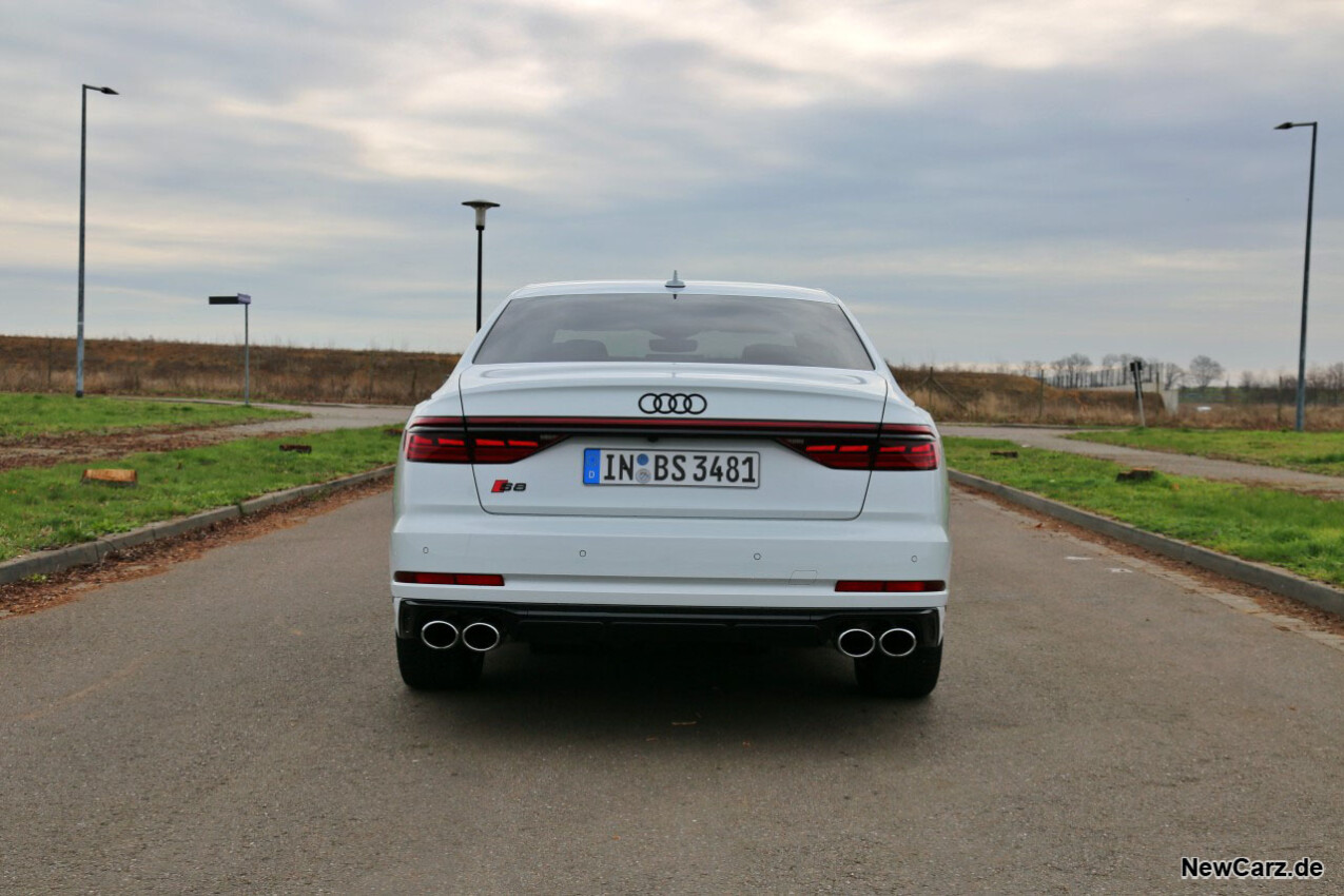 Audi S8 quattro Heck