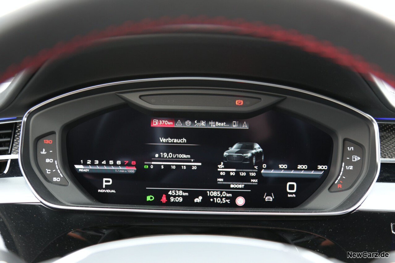 Audi S8 quattro Cockpit