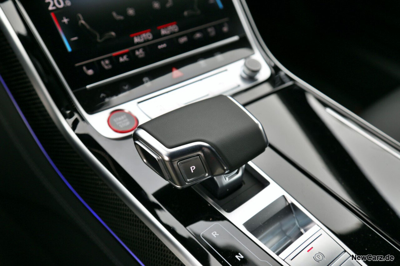 Audi S8 quattro Wählhebel
