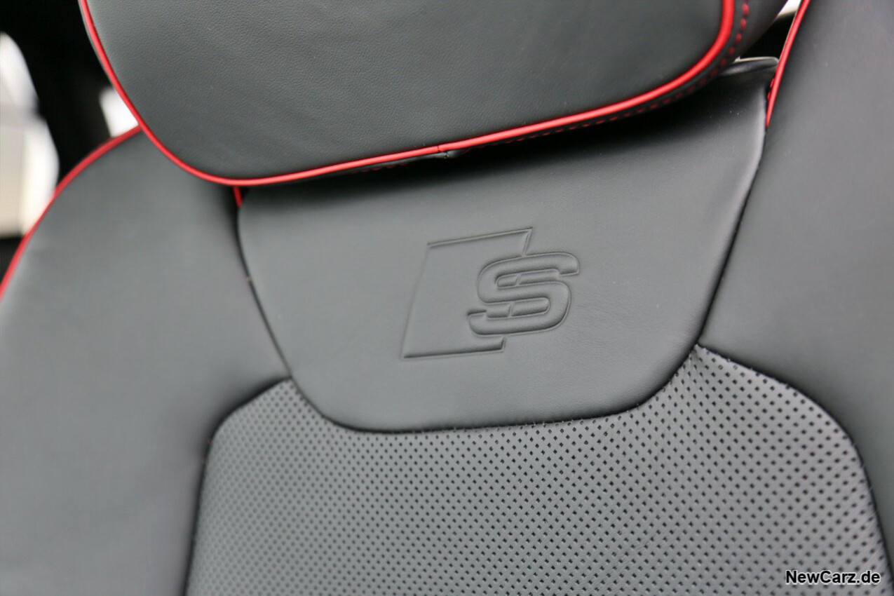 Audi S8 quattro S-Prägung