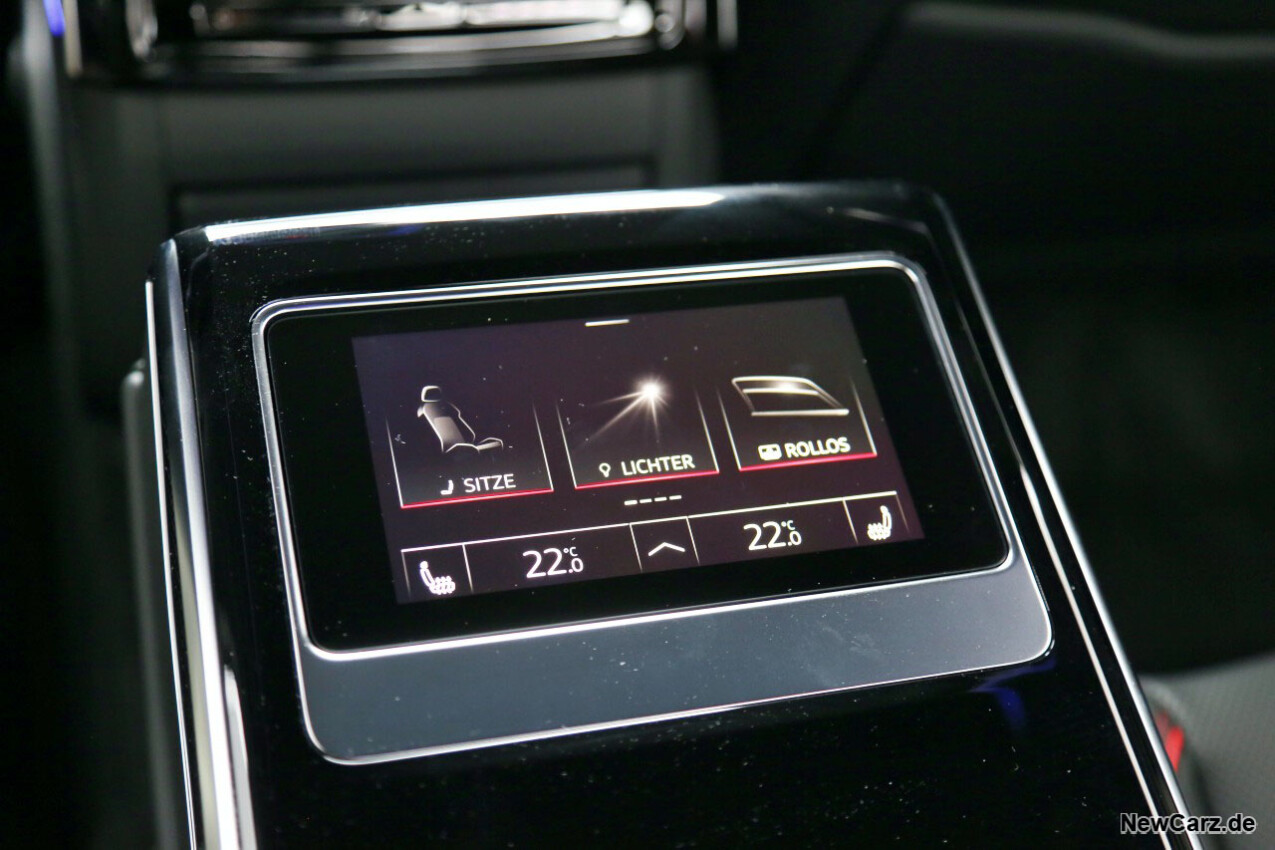 Audi S8 quattro Fonddisplay