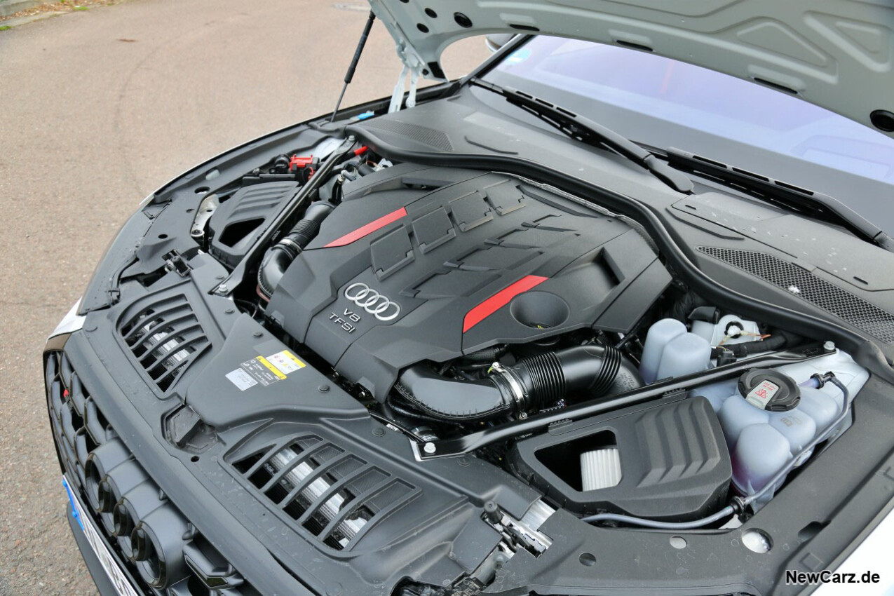 Audi S8 quattro Motor