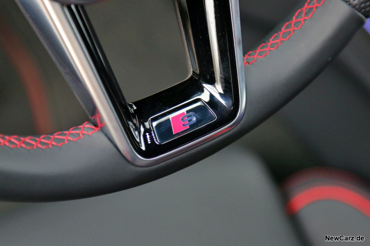 Audi S8 quattro Lenkrad Intarsie