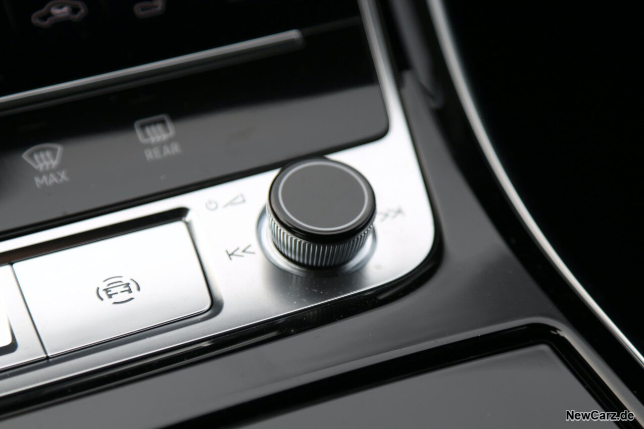 Audi S8 quattro Lautstärkeregler